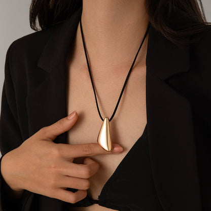 Ins Irregular Alloy Pendant Neck Chain Fashion Simple Triangle Korean Velvet Necklace